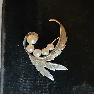 Mikimoto | Vintage Brooch